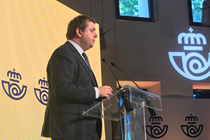 El presidente de CORREOS, Juan Manuel Serrano, en la presentación de la nueva imagen de la empresa 