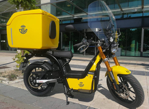 Nueva moto eléctrica de CORREOS.