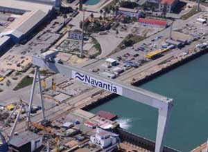 Vista aérea de un astillero de NAVANTIA.