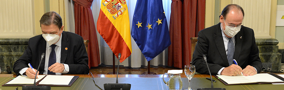 El Ministerio de Agricultura y SAECA firman un convenio para financiar la renovación de la producción pesquera y acuícola