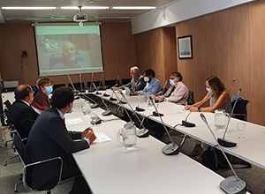 Representantes del Ministerio de Agricultura y de SAECA, en la presentación del convenio al sector pesquero
