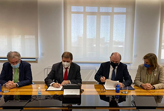 Firma del convenio entre TRAGSA y CORREOS