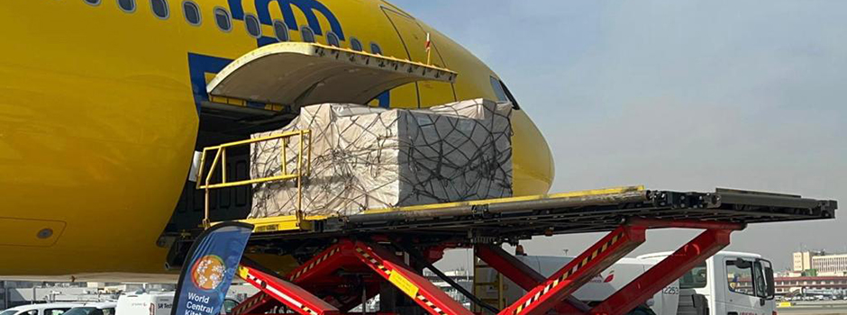 Segundo vuelo de Correos Cargo con ayuda humanitaria para los refugiados ucranianos 