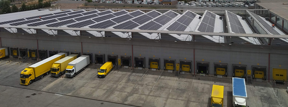 CORREOS ha instalado placas fotovoltaicas en su mayor centro logístico dentro de su apuesta por la energía verde 