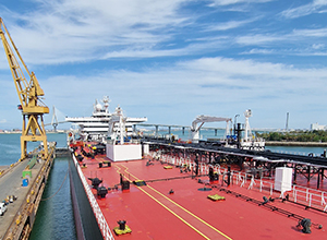 Astillero de NAVANTIA en Cádiz