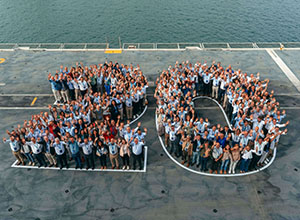 Profesionales de NAVANTIA forman el número 20, en ese aniversario de la empresa.