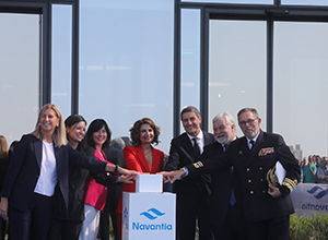 La vicepresidenta primera del Gobierno y otras personalidades, en la inauguración de la sede del Centro de Excelencia de Sistemas Navales de NAVANTIA
